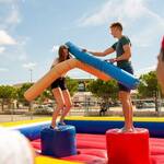 colchoneta hinchable lucha de gladiadores para eventos