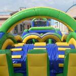 Pista Americana Hinchable Alicante colchoneta gigante con obstáculos